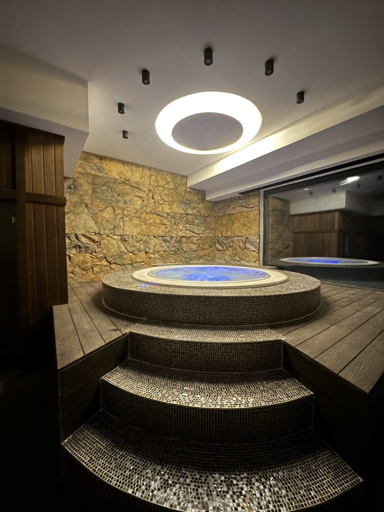 Spa centar djakuzi Kopaonik VIla Golija